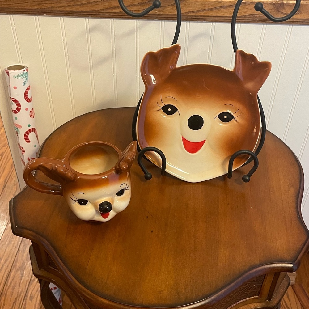 Cheeky Reindeer‎ Retro style Plate & Mug